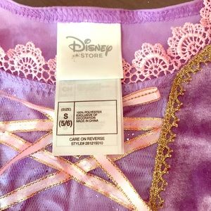 Disney costume size 5/6 .